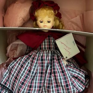 Vintage Madame Alexander "Molly" 1988 14" Doll in Box